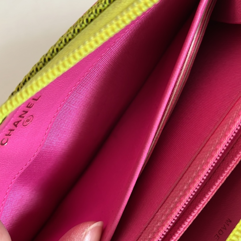 Ltd Edt Chanel Boy Fluo Zip Wallet - SS16 collection - Picture 6 of 12